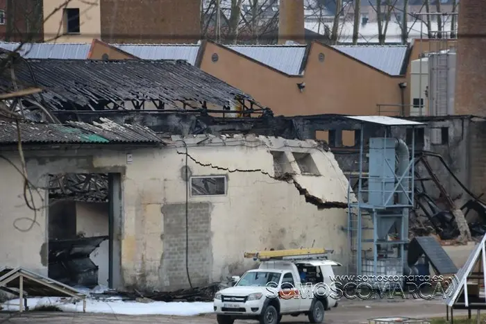 somoscomarca_cedie_incendio_naves_apagado_2022-03-01 (12)