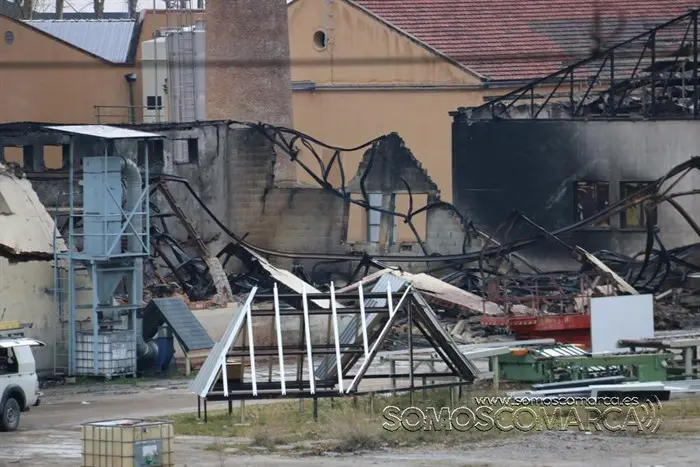 somoscomarca_cedie_incendio_naves_apagado_2022-03-01 (16)