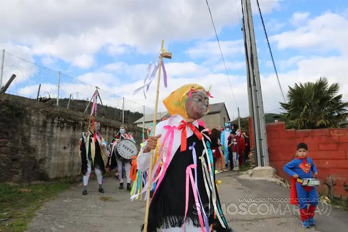 Peque-entroido en A Rúa Vella con FArgalleiros y chocolatada (19)