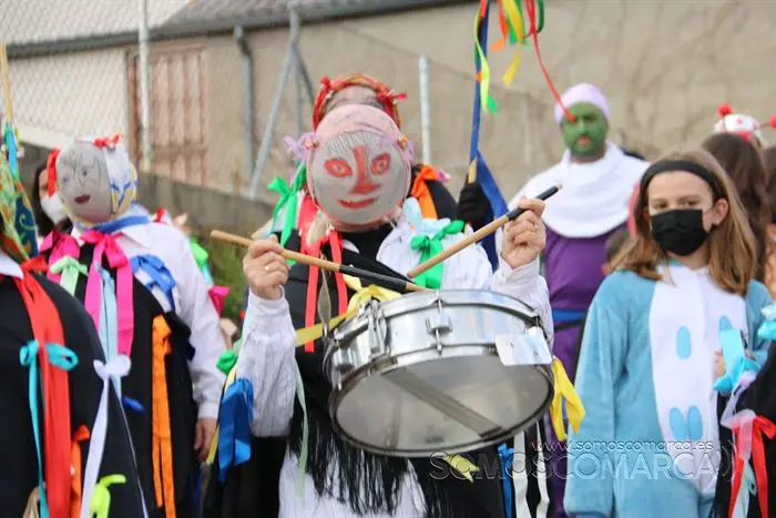 Peque-entroido en A Rúa Vella con FArgalleiros y chocolatada (26)