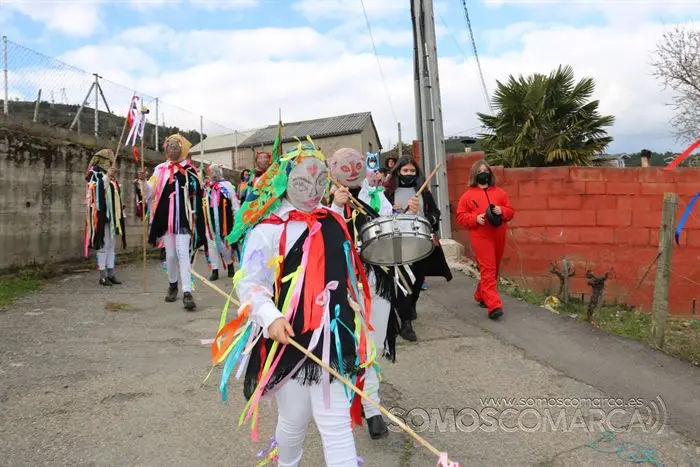 Peque-entroido en A Rúa Vella con FArgalleiros y chocolatada (27)