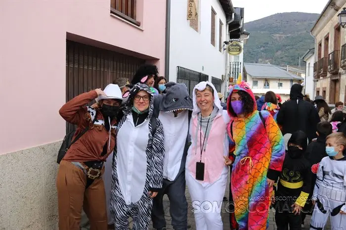 Peque-entroido en A Rúa Vella con FArgalleiros y chocolatada (37)