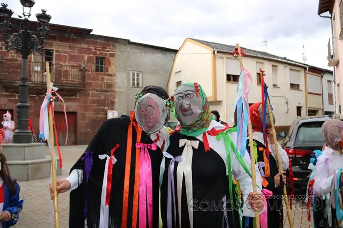 Peque-entroido en A Rúa Vella con FArgalleiros y chocolatada (49)