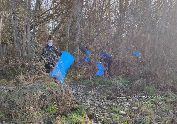 somoscomarca_limpieza_rio_spinningvaldeorras_2022 (2)