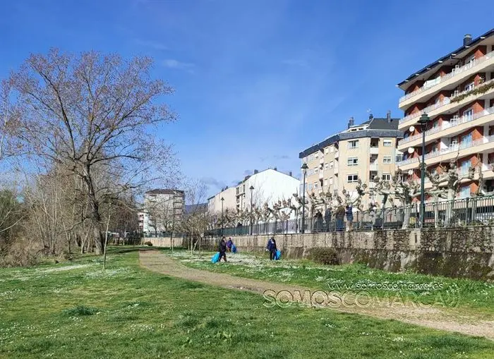 somoscomarca_limpieza_rio_spinningvaldeorras_2022 (6)