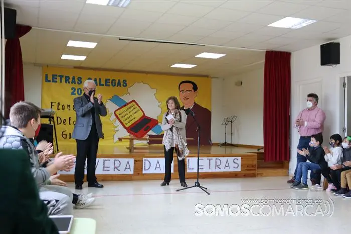 Víctor F. Freixanes, presidente da Real Academia Galega y Fina Casalderrey