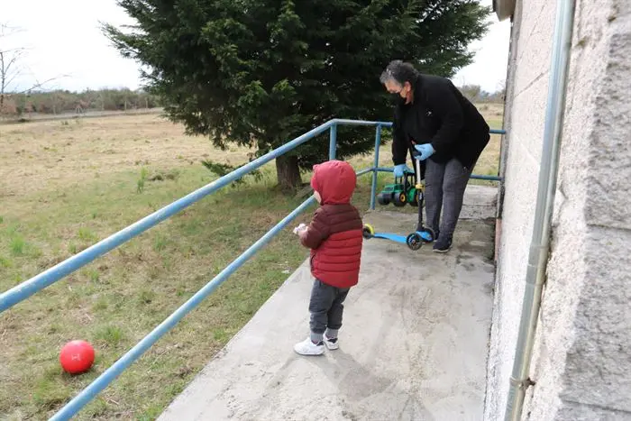 LLegada de los refugiados de Ucrania al albergue Os Biocos de San Xoan de Río (11)