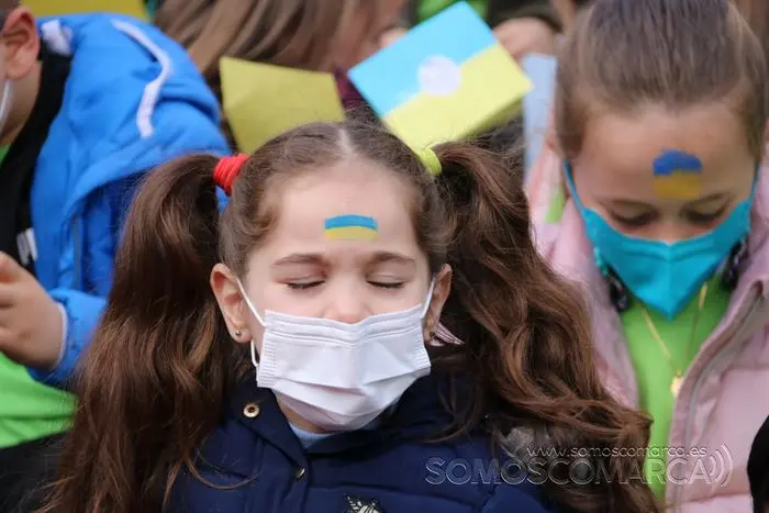 somoscomarca_obarco_marchaporlapaz_ucrania_paz_colegios_2022 (5)