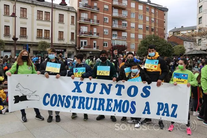 somoscomarca_obarco_marchaporlapaz_ucrania_paz_colegios_2022 (8)