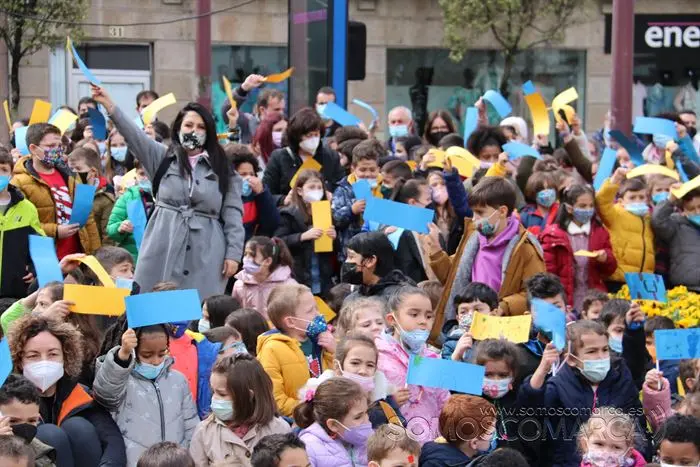 somoscomarca_obarco_marchaporlapaz_ucrania_paz_colegios_2022 (11)