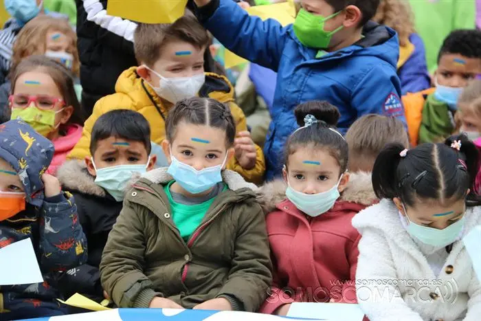 somoscomarca_obarco_marchaporlapaz_ucrania_paz_colegios_2022 (16)