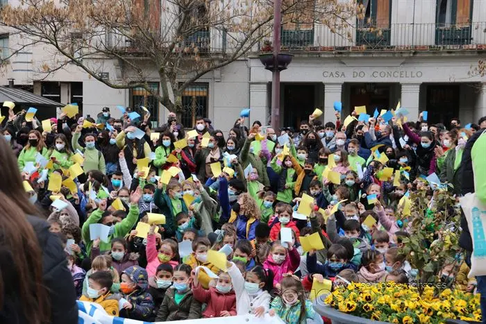 somoscomarca_obarco_marchaporlapaz_ucrania_paz_colegios_2022 (19)