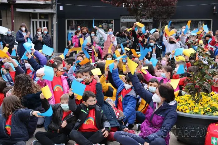 somoscomarca_obarco_marchaporlapaz_ucrania_paz_colegios_2022 (20)