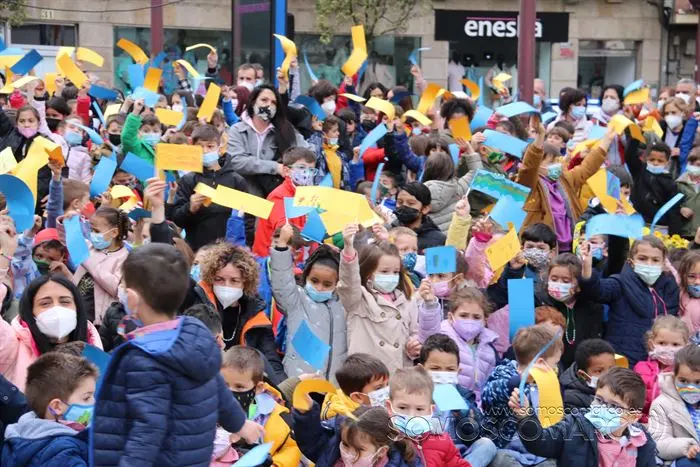 somoscomarca_obarco_marchaporlapaz_ucrania_paz_colegios_2022 (21)