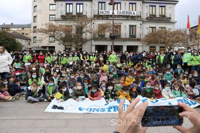somoscomarca_obarco_marchaporlapaz_ucrania_paz_colegios_2022 (32)