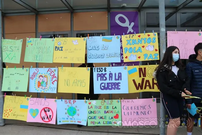 somoscomarca_obarco_marchaporlapaz_ucrania_paz_colegios_2022 (37)