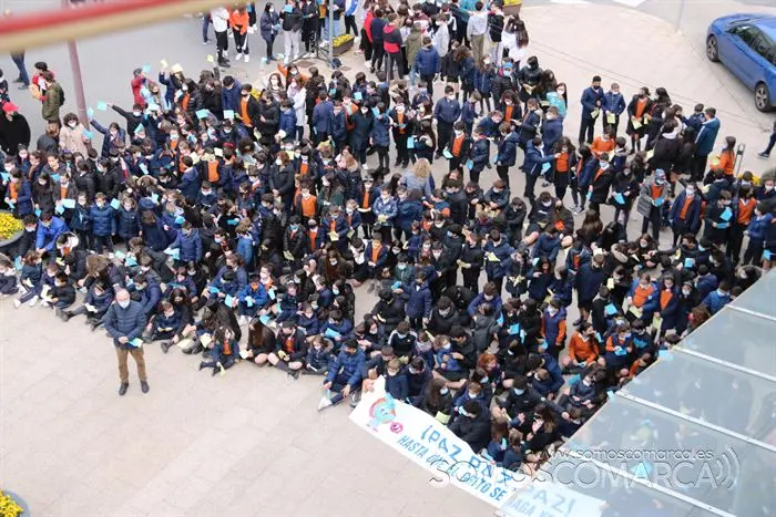 somoscomarca_obarco_marchaporlapaz_ucrania_paz_colegios_2022 (44)