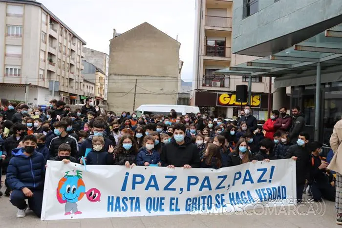 somoscomarca_obarco_marchaporlapaz_ucrania_paz_colegios_2022 (50)