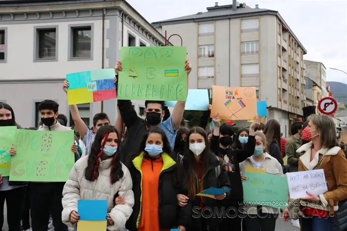 somoscomarca_obarco_marchaporlapaz_ucrania_paz_colegios_2022 (60)