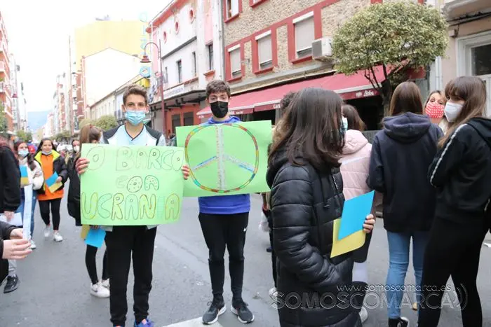 somoscomarca_obarco_marchaporlapaz_ucrania_paz_colegios_2022 (69)