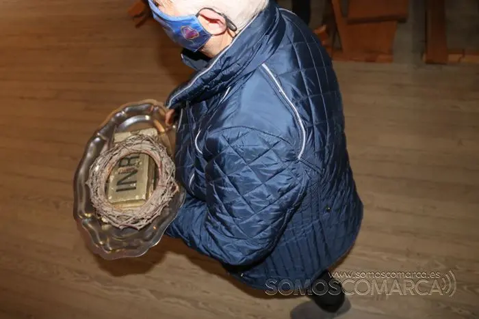 Desenclavo y procesión Santo Entierro en parroquia de San Esteban de A Rúa (11)