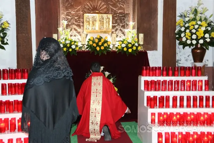 Desenclavo y procesión Santo Entierro en parroquia de San Esteban de A Rúa (47)