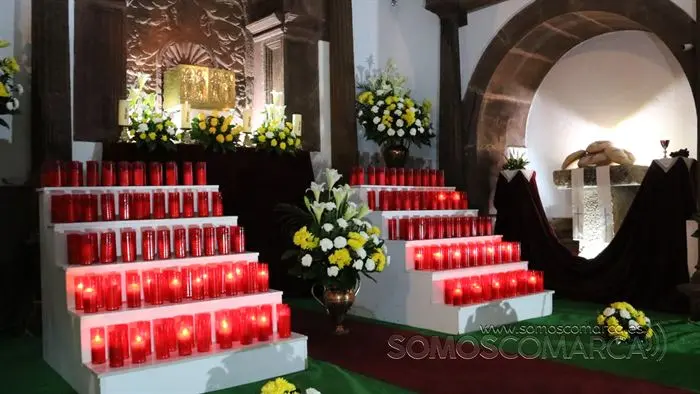 Desenclavo y procesión Santo Entierro en parroquia de San Esteban de A Rúa (61)