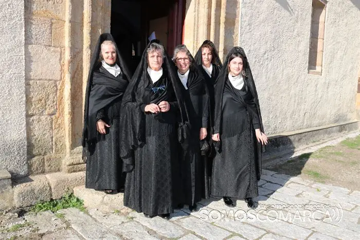 Desenclavo y procesión Santo Entierro en parroquia de San Esteban de A Rúa (67)