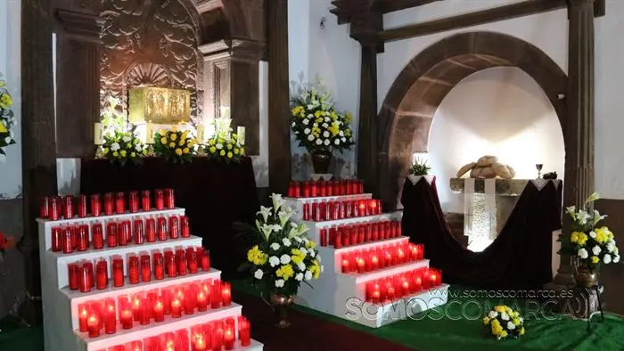 Desenclavo y procesión Santo Entierro en parroquia de San Esteban de A Rúa (68)