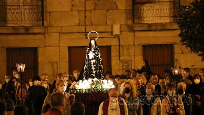 Procesión de la Soledad o de los Caracoles en Petín. Semana Santa 2022 (13)