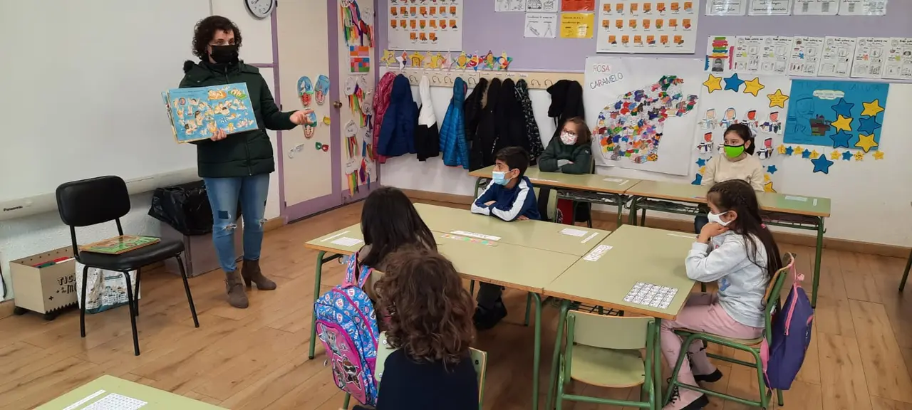 somoscomarca_libro_diadellibro_ceipoteropedrayo_niños_colegio_2022-04-23 (2)