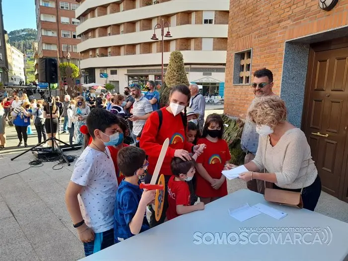 Maios e maxia na rua neste primeiro de maio (5)