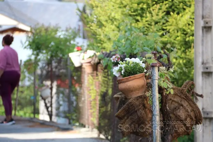 somoscomarca_corgomo_florencio_mural_botellas_vecinos_calles_2022_05_07 (14)