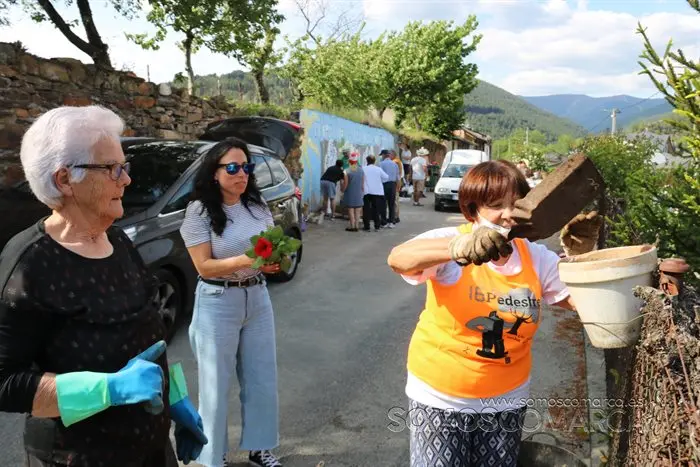somoscomarca_corgomo_florencio_mural_botellas_vecinos_calles_2022_05_07 (27)
