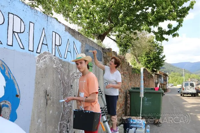 somoscomarca_corgomo_florencio_mural_botellas_vecinos_calles_2022_05_07 (32)