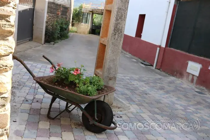 somoscomarca_corgomo_florencio_mural_botellas_vecinos_calles_2022_05_07 (37)