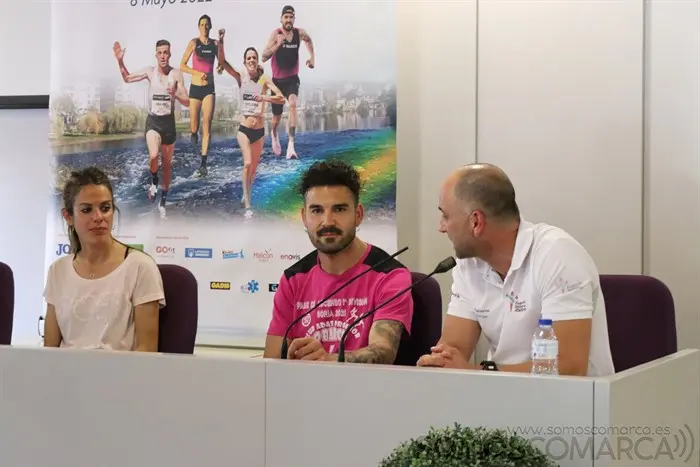somoscomarca_firmacarteles_atletas_campeonatoespaña_obarco_07_05_2022 (4)