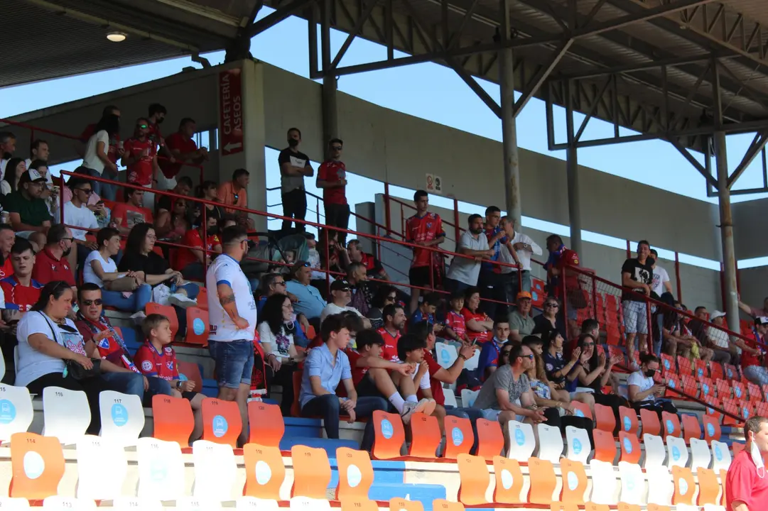 Encuentro en el Anxo Carro del CD Barco y el Ourense FC (27)