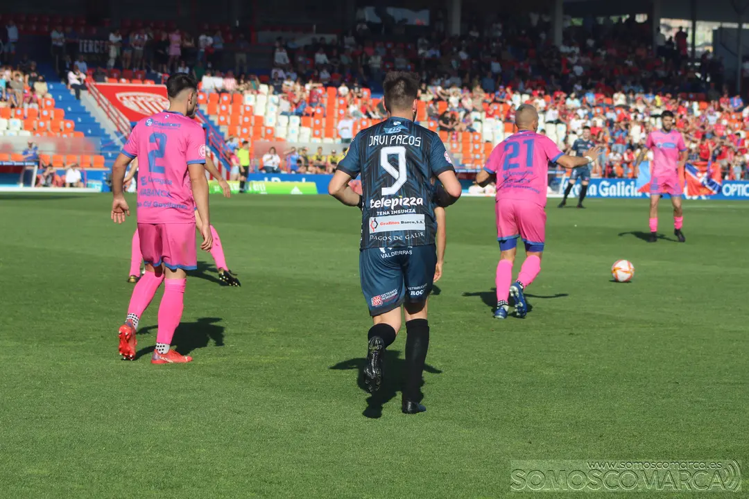 Un momento durante el Ourense CF - CD Barco (9)