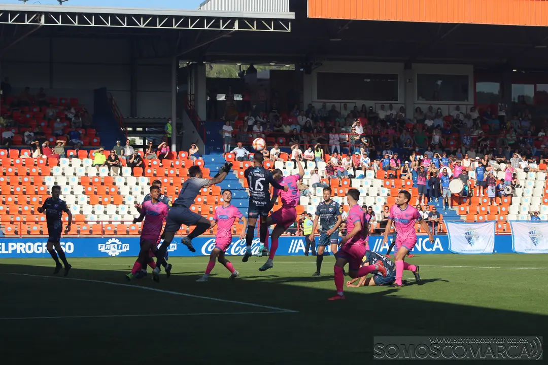 Un momento durante el Ourense CF - CD Barco (12)