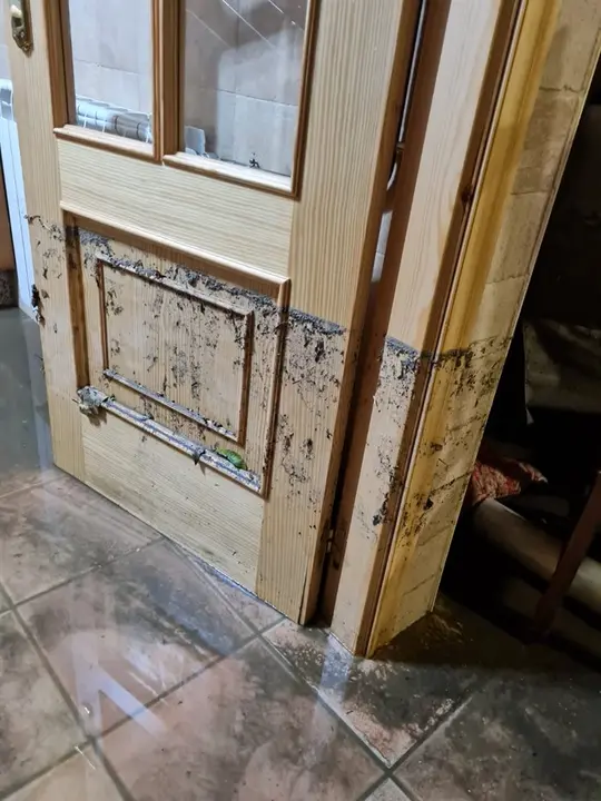Inundación vivienda Avenida del Bierzo el sábado 14 de mayo 2022 (8)
