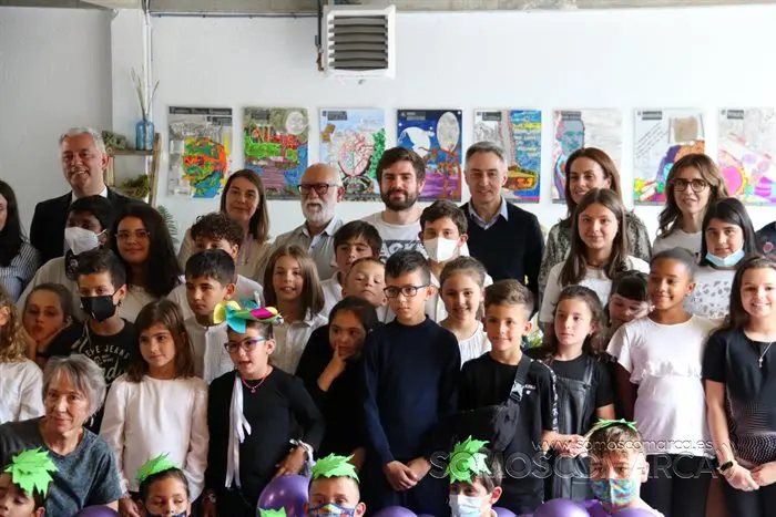 Valentín Garcia entrega o premio do concurso das Letras Galegas no colexio Virxe do Camiño de Rubiá (15)