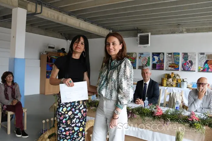 Valentín Garcia entrega o premio do concurso das Letras Galegas no colexio Virxe do Camiño de Rubiá (27)