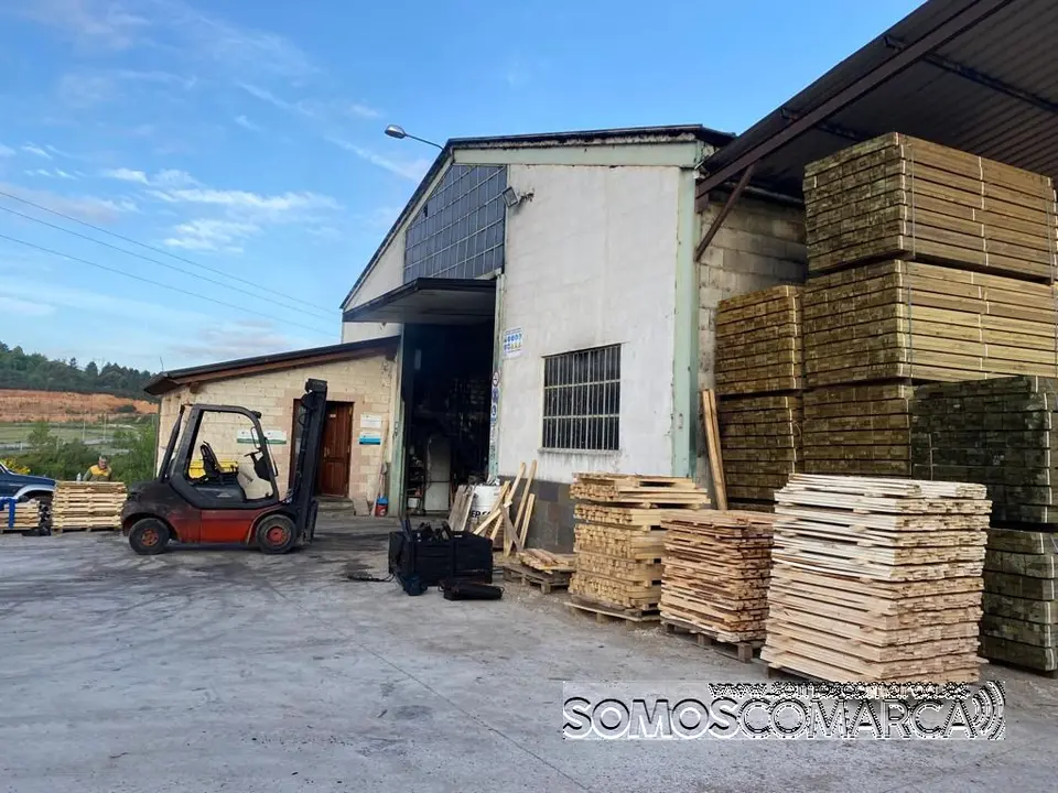 somoscomarca_incendio_fuego_nave_rubia_maderasnuñez_maquinas_quemado_2022-05-19 (11)