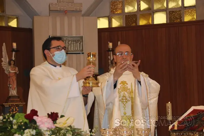 Misa de Santa Rita presidida por el obispo y bendición de las rosas (9)