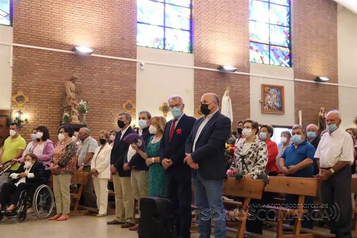 Misa de Santa Rita presidida por el obispo y bendición de las rosas (11)