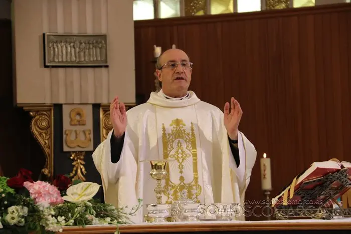 Misa de Santa Rita presidida por el obispo y bendición de las rosas (20)