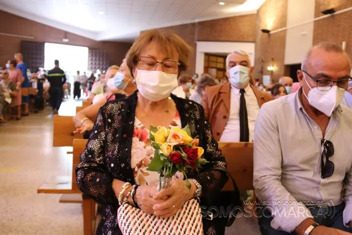 Misa de Santa Rita presidida por el obispo y bendición de las rosas (24)