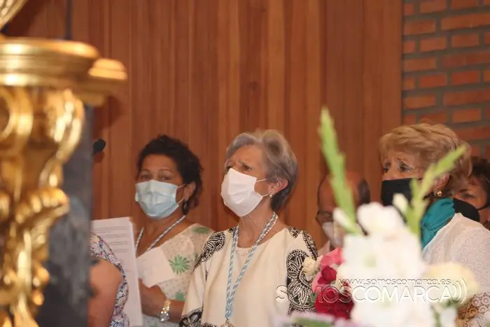 Misa de Santa Rita presidida por el obispo y bendición de las rosas (28)