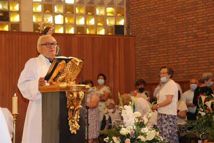 Misa de Santa Rita presidida por el obispo y bendición de las rosas (35)